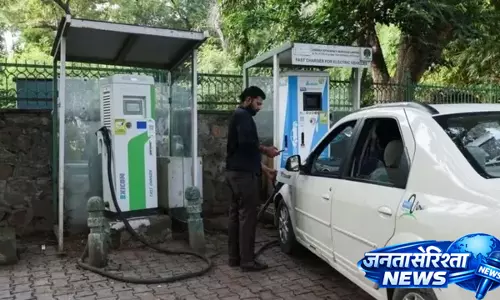 Bihar : ईवी चार्जिंग नेटवर्क का विस्तार, ढाबों और पेट्रोल पंपों पर लगेंगे स्टेशन Bihar : ईवी चार्जिंग नेटवर्क का विस्तार, ढाबों और पेट्रोल पंपों पर लगेंगे स्टेशन