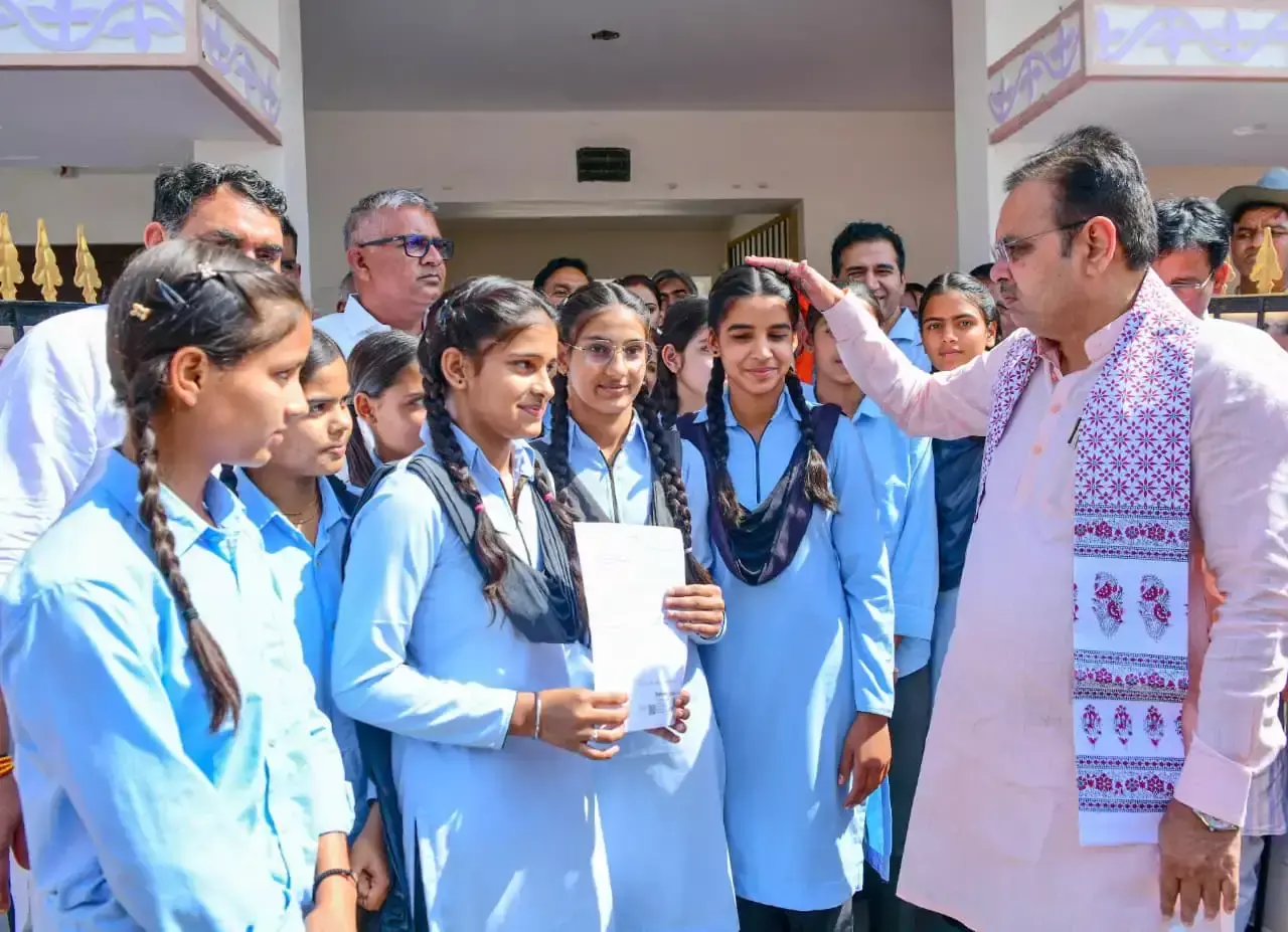 Sikar: जाजोद में जनसंवाद, पलायन रोकने पर चर्चा Sikar: जाजोद में जनसंवाद, पलायन रोकने पर चर्चा