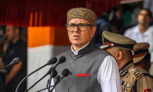 Srinagar: उमर अब्दुल्ला ने विजय को रोकने को बताया अनुचित Srinagar: उमर अब्दुल्ला ने विजय को रोकने को बताया अनुचित