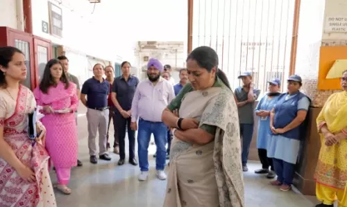 New Delhi: राजकीय सर्वोदय विद्यालय का सीएम रेखा गुप्ता ने लिया जायजा New Delhi: राजकीय सर्वोदय विद्यालय का सीएम रेखा गुप्ता ने लिया जायजा
