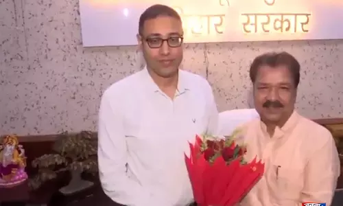बिहार: BJP नेता दिलीप जायसवाल ने राजस्व एवं भूमि सुधार मंत्री का कार्यभार संभाला बिहार: BJP नेता दिलीप जायसवाल ने राजस्व एवं भूमि सुधार मंत्री का कार्यभार संभाला