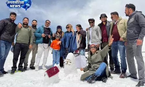 Jammu: ‘जशन-ए-बहार’ वर्कशॉप का अनुभव, कला और प्रकृति का संगम Jammu: ‘जशन-ए-बहार’ वर्कशॉप का अनुभव, कला और प्रकृति का संगम