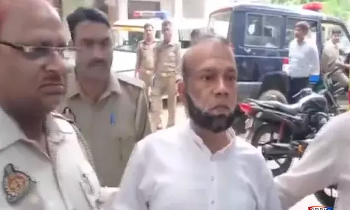 उत्तर प्रदेश: 146 करोड़ रुपये का वित्तीय घोटाला उजागर, गिरोह का सरगना गिरफ्तार उत्तर प्रदेश: 146 करोड़ रुपये का वित्तीय घोटाला उजागर, गिरोह का सरगना गिरफ्तार