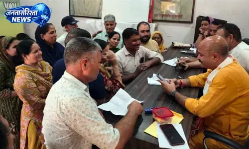 Jammu: समस्याओं के समाधान में सक्रिय, सेठी ने जनता से की बातचीत