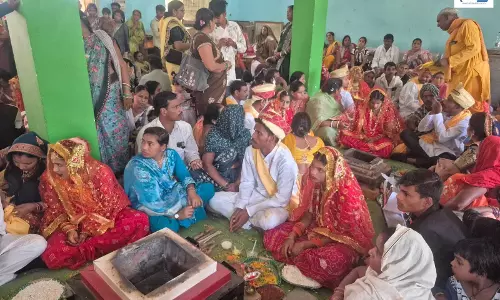 मुख्यमंत्री सामूहिक विवाह, गायत्री मंदिर में 21 जोड़े ने लिए सात फेरे मुख्यमंत्री सामूहिक विवाह, गायत्री मंदिर में 21 जोड़े ने लिए सात फेरे