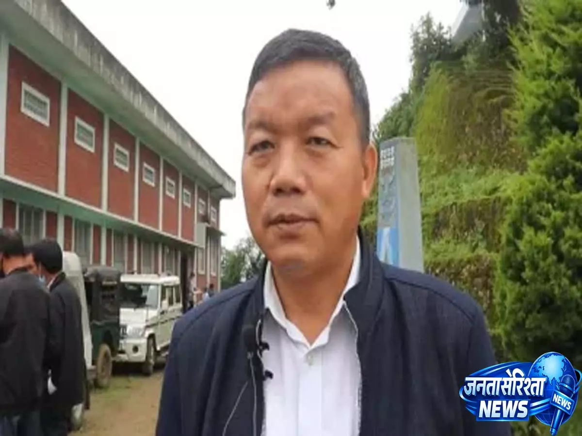 Manipur: MLA ने कामजोंग बॉर्डर गांव हमले में बाहरी लोगों को दोषी ठहराया Manipur: MLA ने कामजोंग बॉर्डर गांव हमले में बाहरी लोगों को दोषी ठहराया
