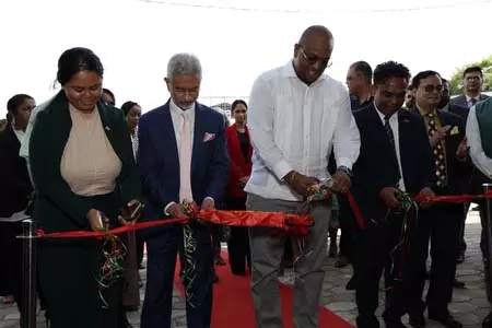 विदेश मंत्री जयशंकर ने सूरीनाम में भारत की मदद से बनी फल प्रसंस्करण इकाई का उद्घाटन किया विदेश मंत्री जयशंकर ने सूरीनाम में भारत की मदद से बनी फल प्रसंस्करण इकाई का उद्घाटन किया