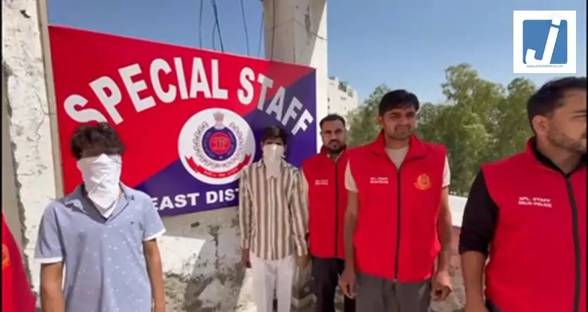 फैला चरस तस्करी नेटवर्क ध्वस्त, पुलिस ने 5 आरोपियों को किया गिरफ्तार फैला चरस तस्करी नेटवर्क ध्वस्त, पुलिस ने 5 आरोपियों को किया गिरफ्तार