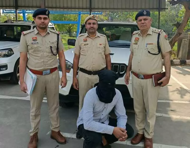 Mahendragarh पुलिस ने साइबर गिरोह का भंडाफोड़ किया Mahendragarh पुलिस ने साइबर गिरोह का भंडाफोड़ किया