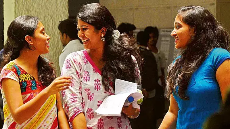 इस साल 12वीं बोर्ड परीक्षा में Tamil Nadu का पास प्रतिशत 95.03 रहा इस साल 12वीं बोर्ड परीक्षा में Tamil Nadu का पास प्रतिशत 95.03 रहा