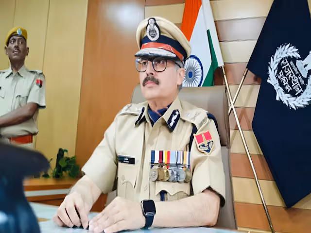 Jaipur: राजस्थान पुलिस में 84 अफसरों के तबादले से विभाग में हलचल Jaipur: राजस्थान पुलिस में 84 अफसरों के तबादले से विभाग में हलचल