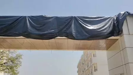 निर्माणाधीन हॉस्टल में 2 मजदूरों की हत्या, लहूलुहान हालत में मिली लाशें निर्माणाधीन हॉस्टल में 2 मजदूरों की हत्या, लहूलुहान हालत में मिली लाशें