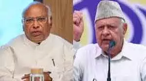 J&K मामलों पर NC और कांग्रेस के बीच संवाद जरूरी: मीर J&K मामलों पर NC और कांग्रेस के बीच संवाद जरूरी: मीर