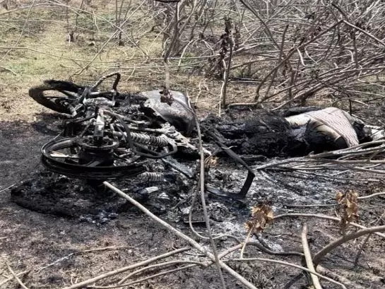 गरियाबंद में बाइक सवार जिंदा जला, ऐसे हुई घटना गरियाबंद में बाइक सवार जिंदा जला, ऐसे हुई घटना