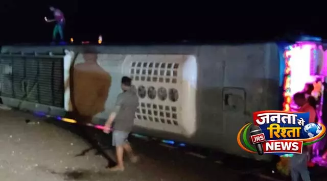 Keonjhar: हाइवा ट्रक ने यात्री बस को टक्कर मारी, 15 यात्री घायल Keonjhar: हाइवा ट्रक ने यात्री बस को टक्कर मारी, 15 यात्री घायल