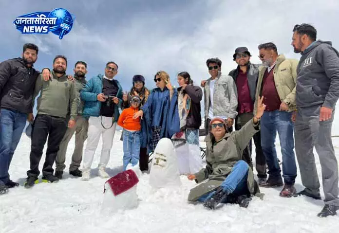 Jammu: ‘जशन-ए-बहार’ वर्कशॉप का अनुभव, कला और प्रकृति का संगम Jammu: ‘जशन-ए-बहार’ वर्कशॉप का अनुभव, कला और प्रकृति का संगम