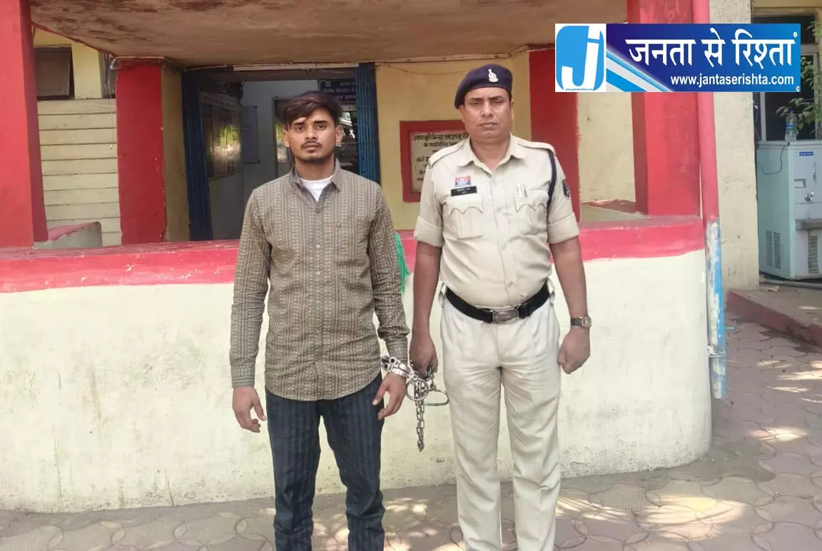 ईदगाहभाठा मैदान नशीली टेबलेट बेचते तस्कर गिरफ्तार ईदगाहभाठा मैदान नशीली टेबलेट बेचते तस्कर गिरफ्तार