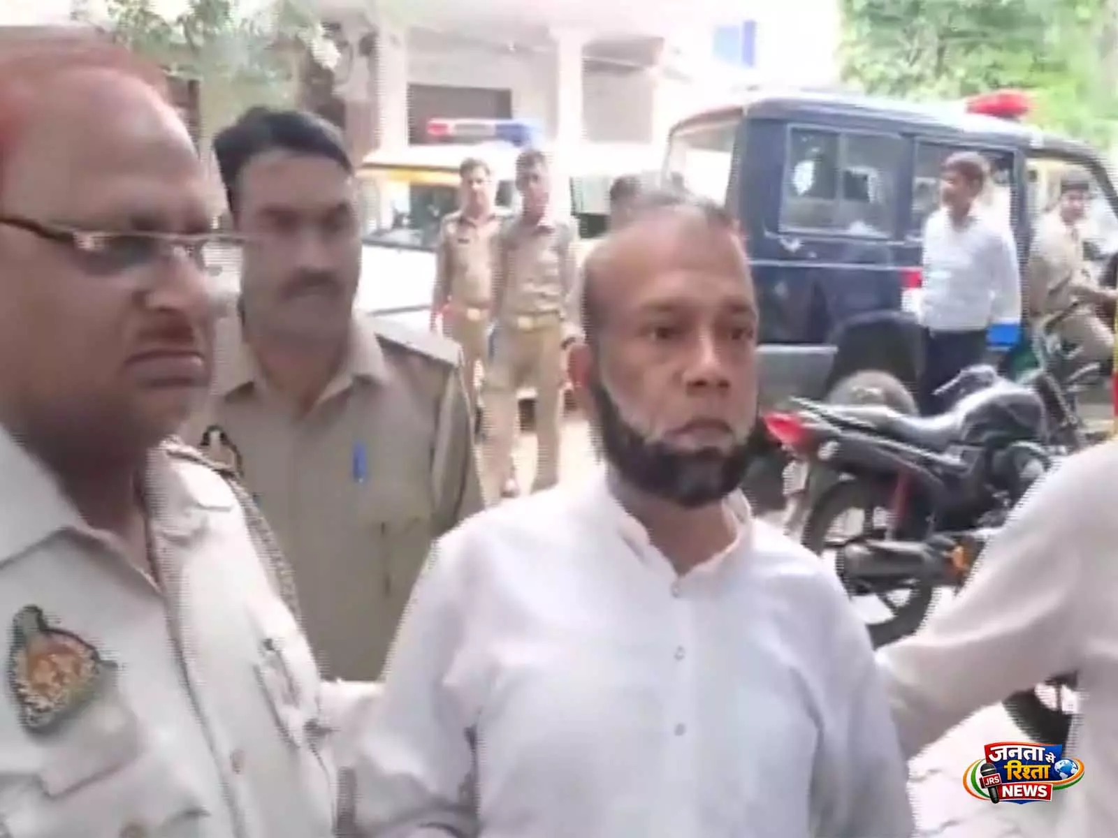 उत्तर प्रदेश: 146 करोड़ रुपये का वित्तीय घोटाला उजागर, गिरोह का सरगना गिरफ्तार उत्तर प्रदेश: 146 करोड़ रुपये का वित्तीय घोटाला उजागर, गिरोह का सरगना गिरफ्तार