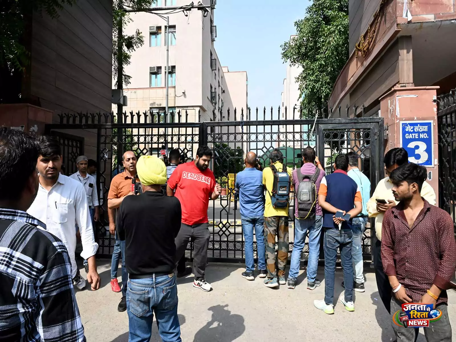 IRS अधिकारी की बेटी हत्या मामला: आरोपी राहुल मीणा की न्यायिक हिरासत 4 दिन बढ़ी IRS अधिकारी की बेटी हत्या मामला: आरोपी राहुल मीणा की न्यायिक हिरासत 4 दिन बढ़ी