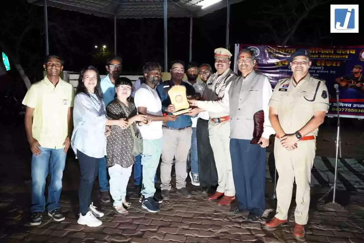 पुलिसकर्मियों के लिए अनूठी पहल, शुकवारी संझा पुलिस लाइन रायपुर में पुलिसकर्मियों के लिए अनूठी पहल, शुकवारी संझा पुलिस लाइन रायपुर में