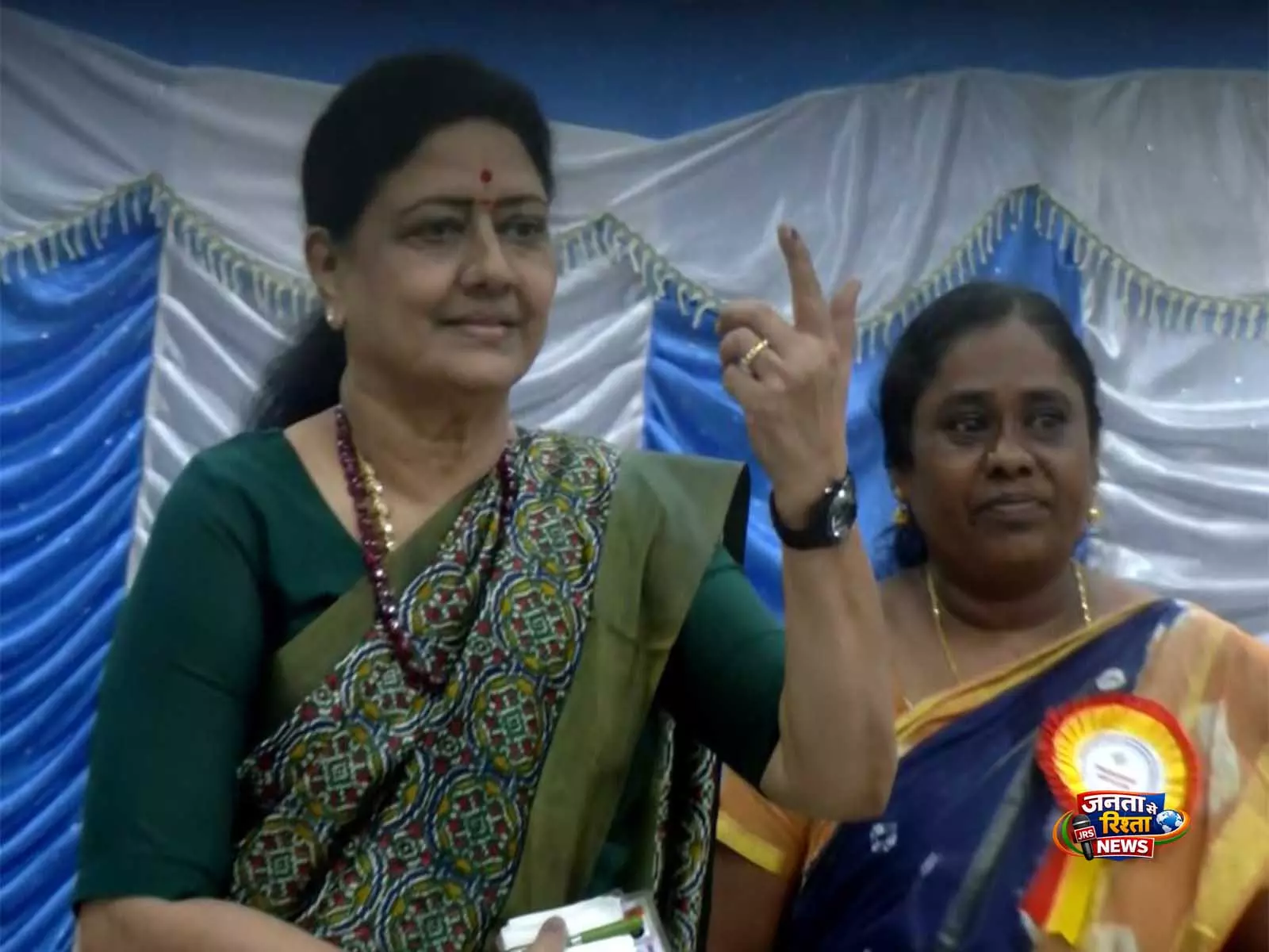 बेहद दुखद: वीके शशिकला ने AIADMK-DMK गठबंधन की खबरों की कड़ी आलोचना की बेहद दुखद: वीके शशिकला ने AIADMK-DMK गठबंधन की खबरों की कड़ी आलोचना की