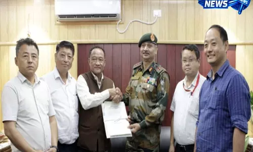 Nagaland: असम राइफल्स ने दीमापुर एयरपोर्ट के लिए 18.8 एकड़ भूमि सौंपकर किया सहयोग Nagaland: असम राइफल्स ने दीमापुर एयरपोर्ट के लिए 18.8 एकड़ भूमि सौंपकर किया सहयोग