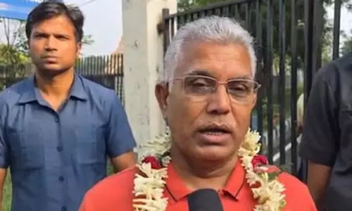 बंगाल: भाजपा विधायक दिलीप घोष बोले- ममता बनर्जी का सत्ता का नशा अभी छूटा नहीं, वे खुद को मान रहीं मुख्यमंत्री बंगाल: भाजपा विधायक दिलीप घोष बोले- ममता बनर्जी का सत्ता का नशा अभी छूटा नहीं, वे खुद को मान रहीं मुख्यमंत्री