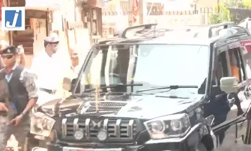 सुवेंदु अधिकारी अपने घर से रवाना हुए, थोड़ी देर में पश्चिम बंगाल के मुख्यमंत्री के तौर पर शपथ लेंगे सुवेंदु अधिकारी अपने घर से रवाना हुए, थोड़ी देर में पश्चिम बंगाल के मुख्यमंत्री के तौर पर शपथ लेंगे