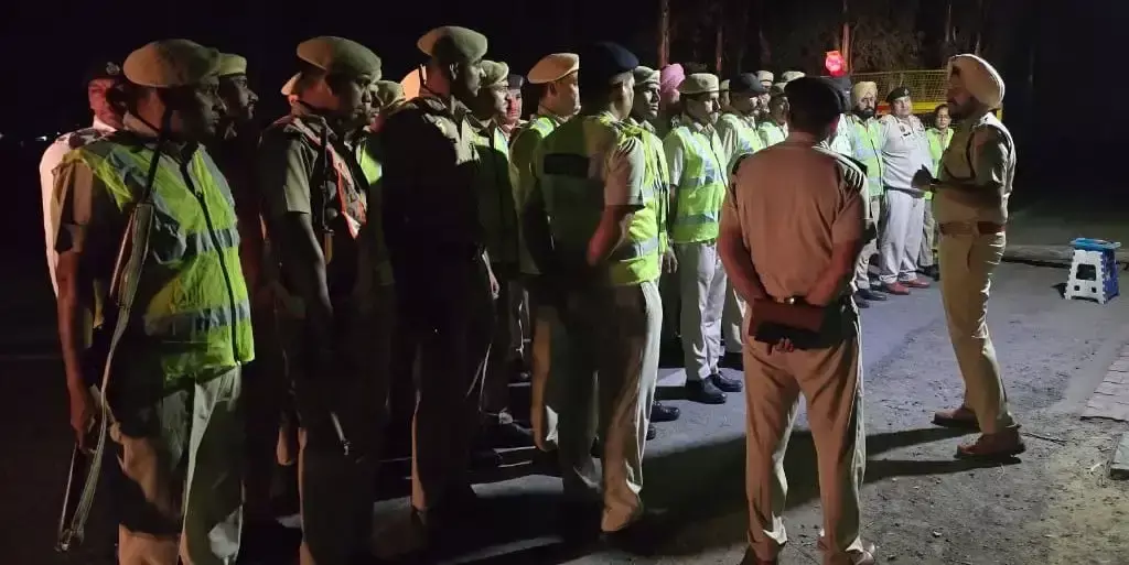 Kaithal: पंजाब सीमा पर अलर्ट, चला व्यापक अभियान Kaithal: पंजाब सीमा पर अलर्ट, चला व्यापक अभियान