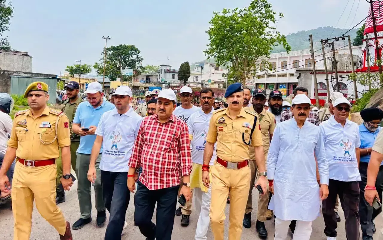 Kathua: नशा मुक्ति को लेकर जागरूकता पदयात्रा आयोजित Kathua: नशा मुक्ति को लेकर जागरूकता पदयात्रा आयोजित