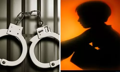 स्कूल चपरासी गिरफ्तार, नाबालिग से छेड़छाड़ के आरोप में POCSO केस दर्ज स्कूल चपरासी गिरफ्तार, नाबालिग से छेड़छाड़ के आरोप में POCSO केस दर्ज