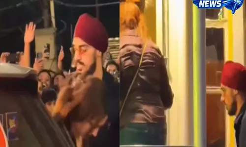 अर्शदीप सिंह-समरीन कौर की धर्मशाला डिनर आउटिंग ने सोशल मीडिया पर मचाई हलचल अर्शदीप सिंह-समरीन कौर की धर्मशाला डिनर आउटिंग ने सोशल मीडिया पर मचाई हलचल