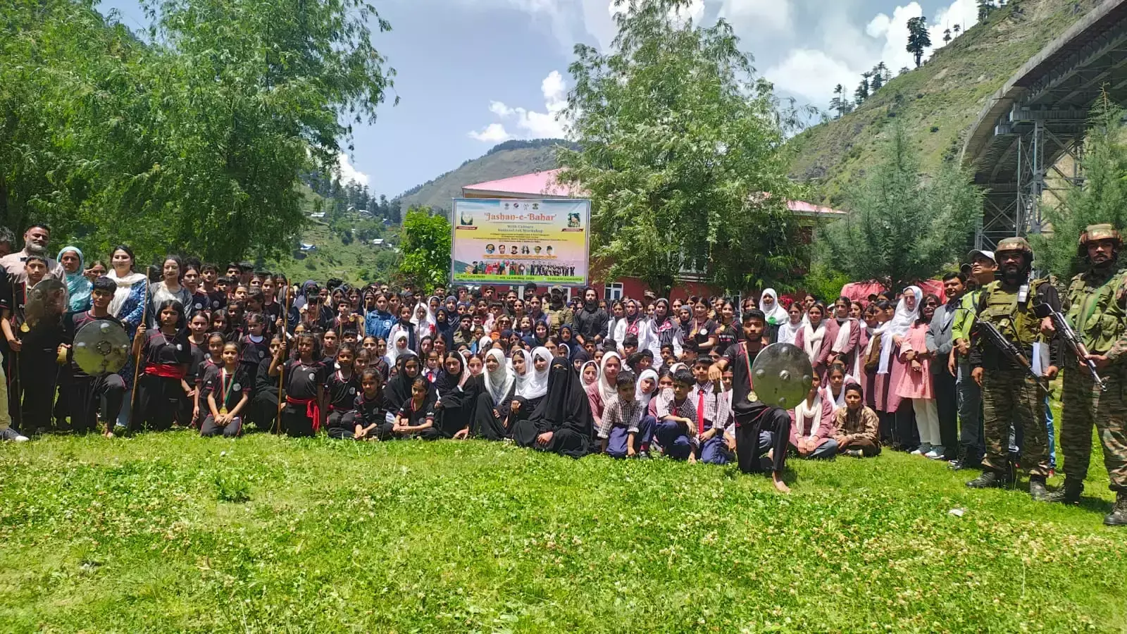 Jammu: सांस्कृतिक प्रस्तुतियों के साथ ‘जश्न-ए-बहार’ कला कार्यशाला का समापन Jammu: सांस्कृतिक प्रस्तुतियों के साथ ‘जश्न-ए-बहार’ कला कार्यशाला का समापन