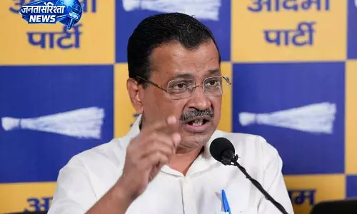 ED की छापेमारी के दौरान केजरीवाल ने केंद्र पर साधा निशाना