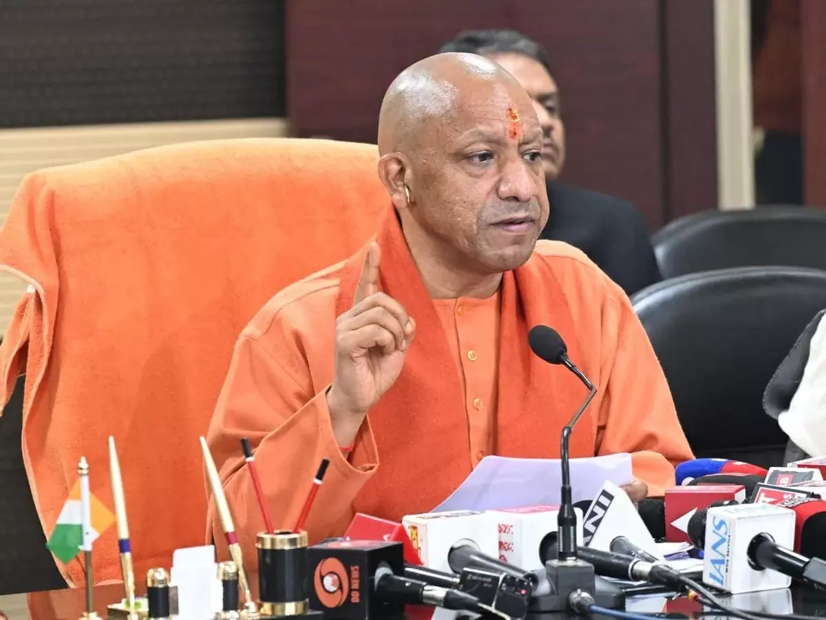 Lucknow: यूपी में राजनीतिक समीकरण बदलने के संकेत, राजनीतिक सरगर्मी बढ़ी Lucknow: यूपी में राजनीतिक समीकरण बदलने के संकेत, राजनीतिक सरगर्मी बढ़ी