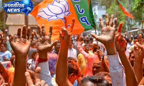 BJP में शामिल हुए 11 परिवार, चुनावी रणनीति में बढ़ी ताकत BJP में शामिल हुए 11 परिवार, चुनावी रणनीति में बढ़ी ताकत