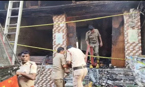 जनरल स्टोर में 3 लोग जिंदा जले, आगजनी की घटना