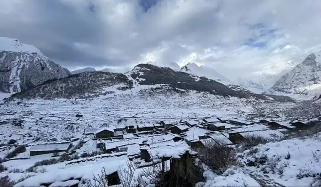 Dehradun: ऊंचाई वाले इलाकों में बर्फबारी की संभावना