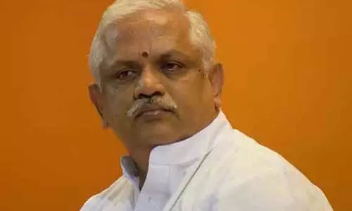 Chennai राजनीतिक अनिश्चितता के बीच भाजपा सरकार बनाने से दूर