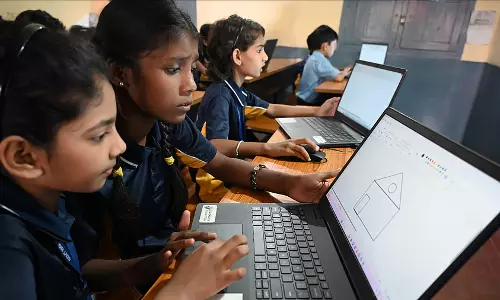 Karnataka के केवल 50.7% स्कूलों में इंटरनेट, डिजिटल गैप पर चिंता Karnataka के केवल 50.7% स्कूलों में इंटरनेट, डिजिटल गैप पर चिंता