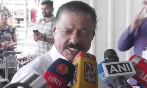 केरल के CM पद को लेकर विवाद और भी गहराया: एम.वी. गोविंदन ने UDF पर साधा निशाना केरल के CM पद को लेकर विवाद और भी गहराया: एम.वी. गोविंदन ने UDF पर साधा निशाना