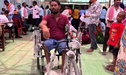 ​सुशासन तिहार, घुटनों के बल चलने की मजबूरी थमी