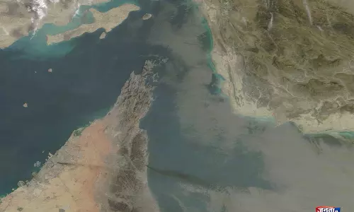 Dubai में समुद्री हादसे में भारतीय क्रू की मौत, महावाणिज्य दूतावास ने जताया शोक Dubai में समुद्री हादसे में भारतीय क्रू की मौत, महावाणिज्य दूतावास ने जताया शोक