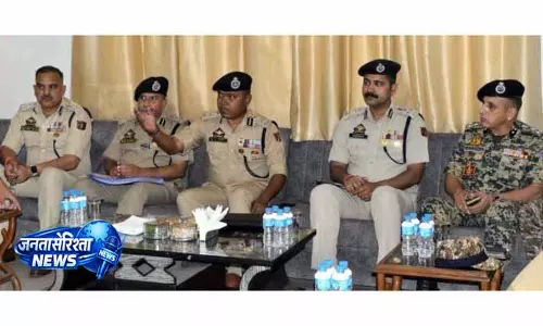 IGP ने सुंदरबनी में ट्राई-रेंज सुरक्षा योजना पर रखी नजर IGP ने सुंदरबनी में ट्राई-रेंज सुरक्षा योजना पर रखी नजर
