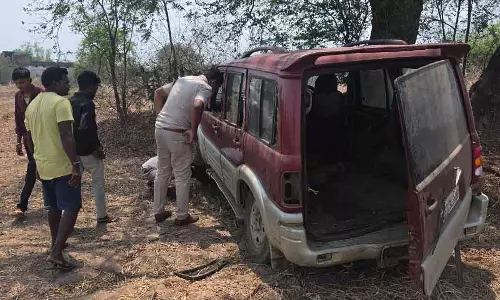 Scorpio में बाइक का नंबर प्लेट लगाया, गौ तस्करी नाकाम Scorpio में बाइक का नंबर प्लेट लगाया, गौ तस्करी नाकाम