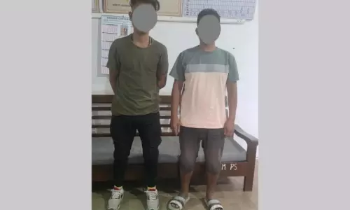 मणिपुर में एंटी-एक्सटॉर्शन अभियान तेज, नाबालिग समेत दो गिरफ्तार मणिपुर में एंटी-एक्सटॉर्शन अभियान तेज, नाबालिग समेत दो गिरफ्तार