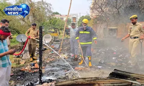 Bhawani Vihar Area में आग का प्रकोप, कोई हताहत नहीं Bhawani Vihar Area में आग का प्रकोप, कोई हताहत नहीं