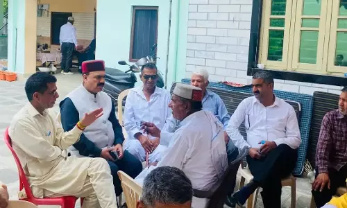 Hamirpur: भाजपा समर्थित प्रत्याशियों के पक्ष में उतरे लखनपाल Hamirpur: भाजपा समर्थित प्रत्याशियों के पक्ष में उतरे लखनपाल