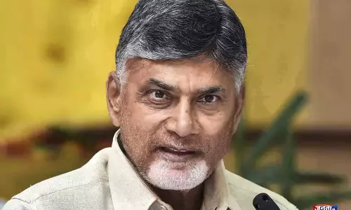 आंध्र के CM ने पश्चिम बंगाल की नई डबल-इंजन सरकार की सराहना की आंध्र के CM ने पश्चिम बंगाल की नई डबल-इंजन सरकार की सराहना की