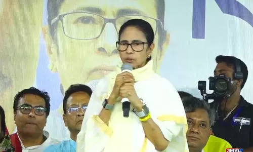 AITC ने मानहानिकारक टिप्पणियों को लेकर कोहिनूर मजूमदार को कारण बताओ नोटिस जारी किया AITC ने मानहानिकारक टिप्पणियों को लेकर कोहिनूर मजूमदार को कारण बताओ नोटिस जारी किया